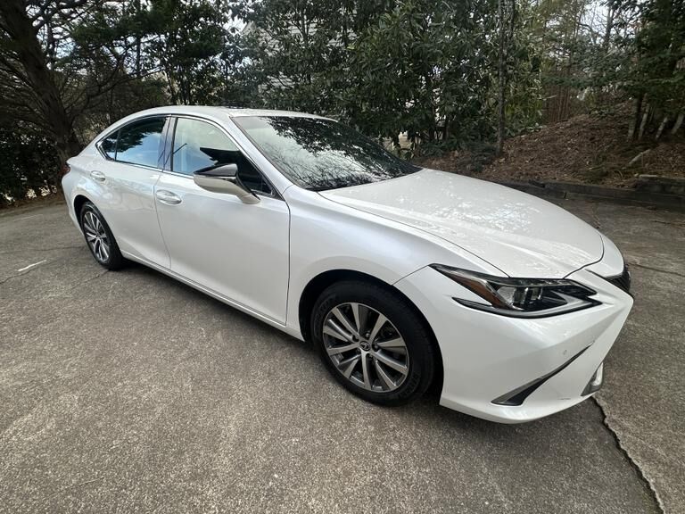 2021 LEXUS ES