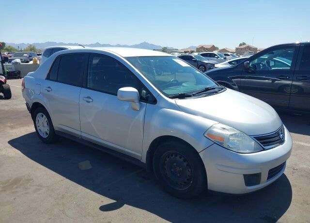 2011 NISSAN Versa