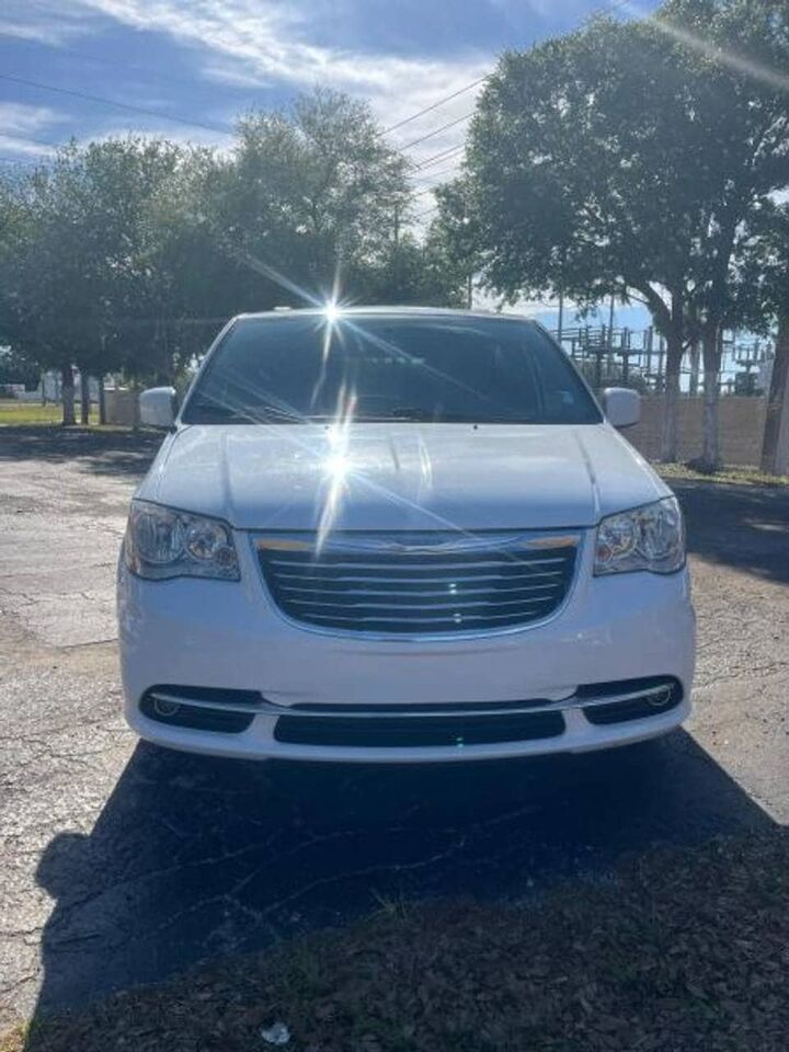 2016 CHRYSLER Town and Country