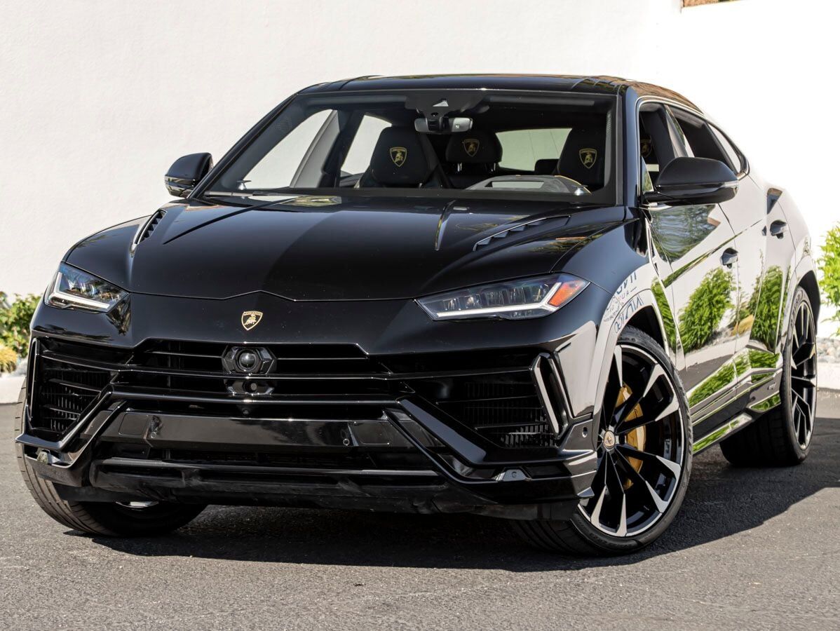 2024 LAMBORGHINI URUS