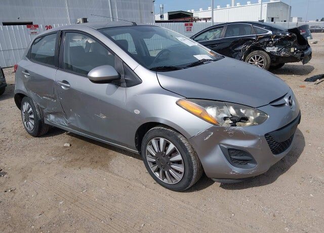 2013 MAZDA Mazda2