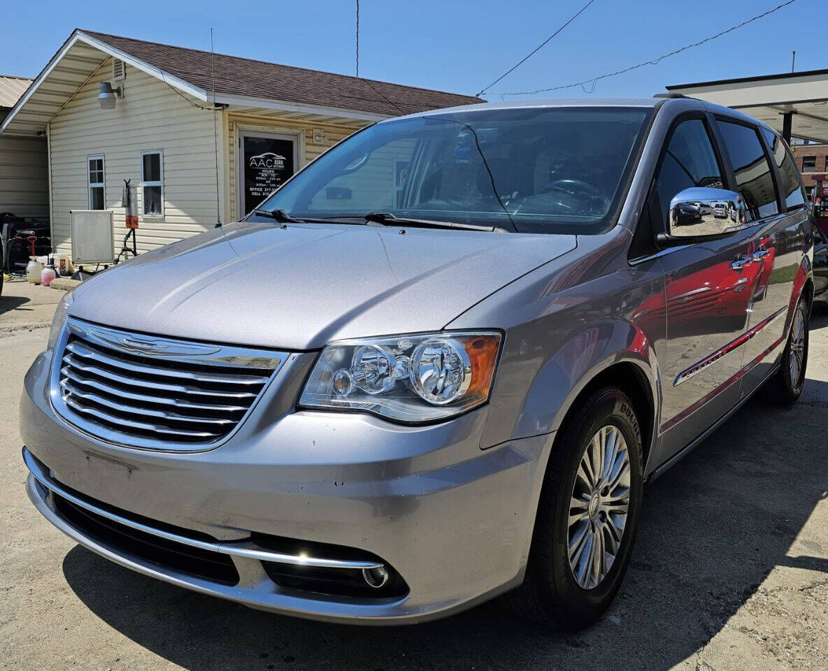 2014 CHRYSLER Town and Country