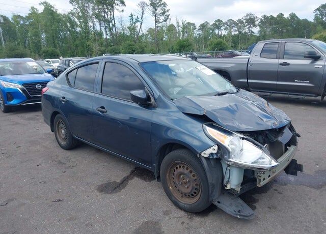 2016 NISSAN Versa
