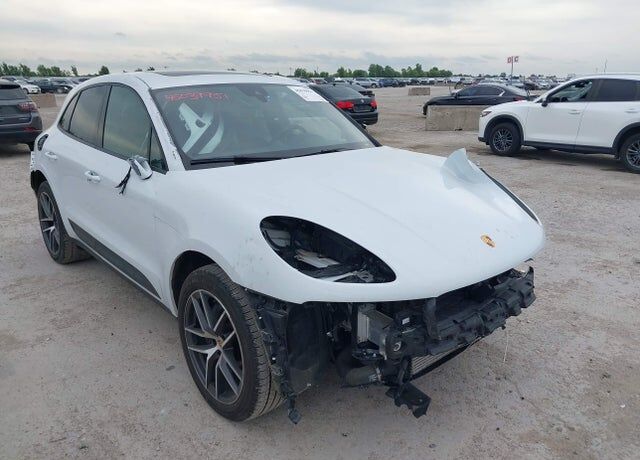 2024 PORSCHE Macan