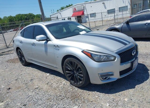 2016 INFINITI Q70