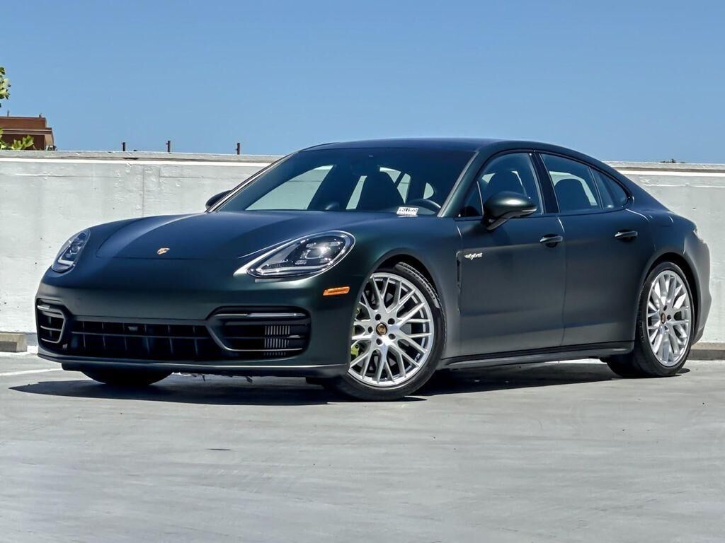2022 PORSCHE Panamera