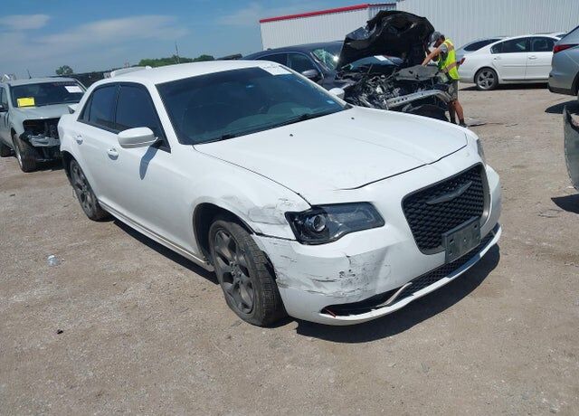 2016 CHRYSLER 300