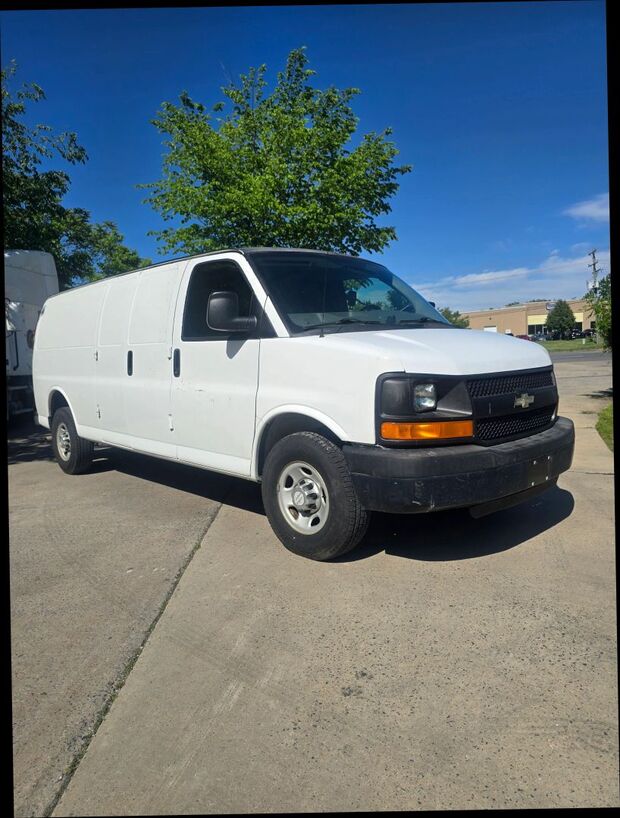 2013 CHEVROLET Express