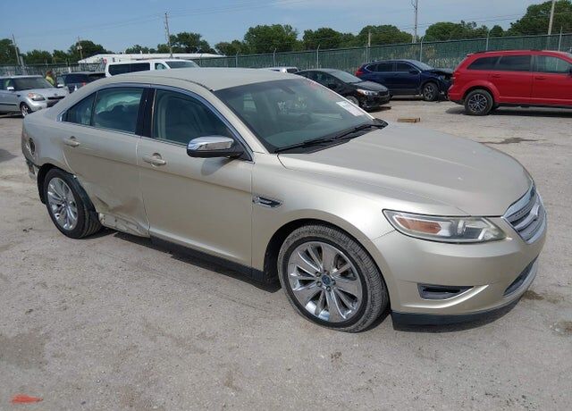 2011 FORD Taurus