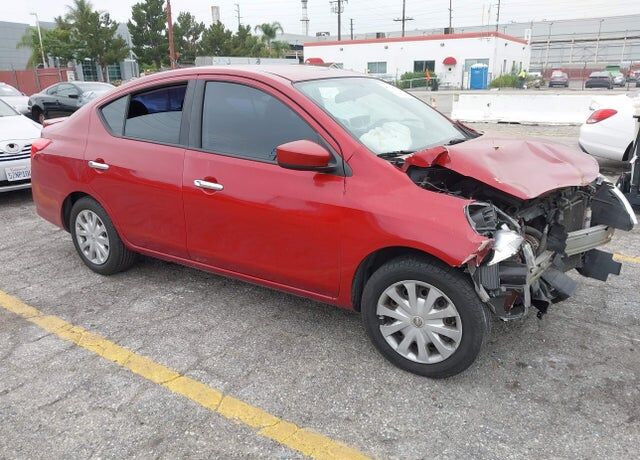 2015 NISSAN Versa