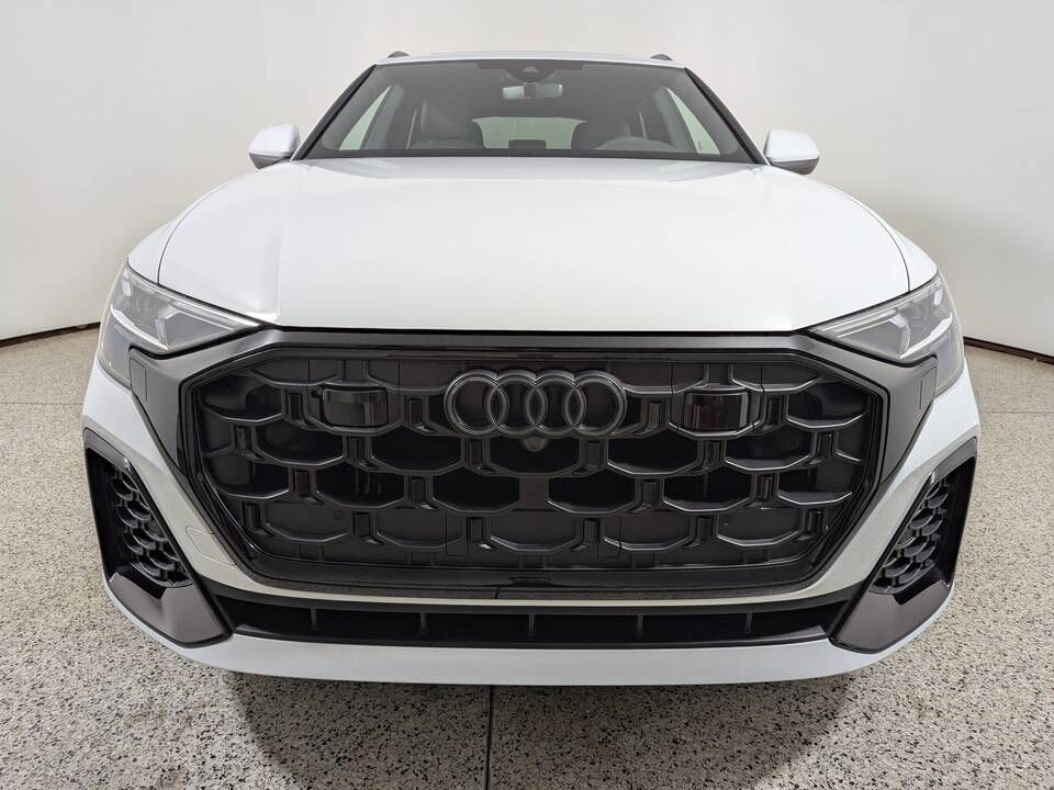 2026 Audi Q8