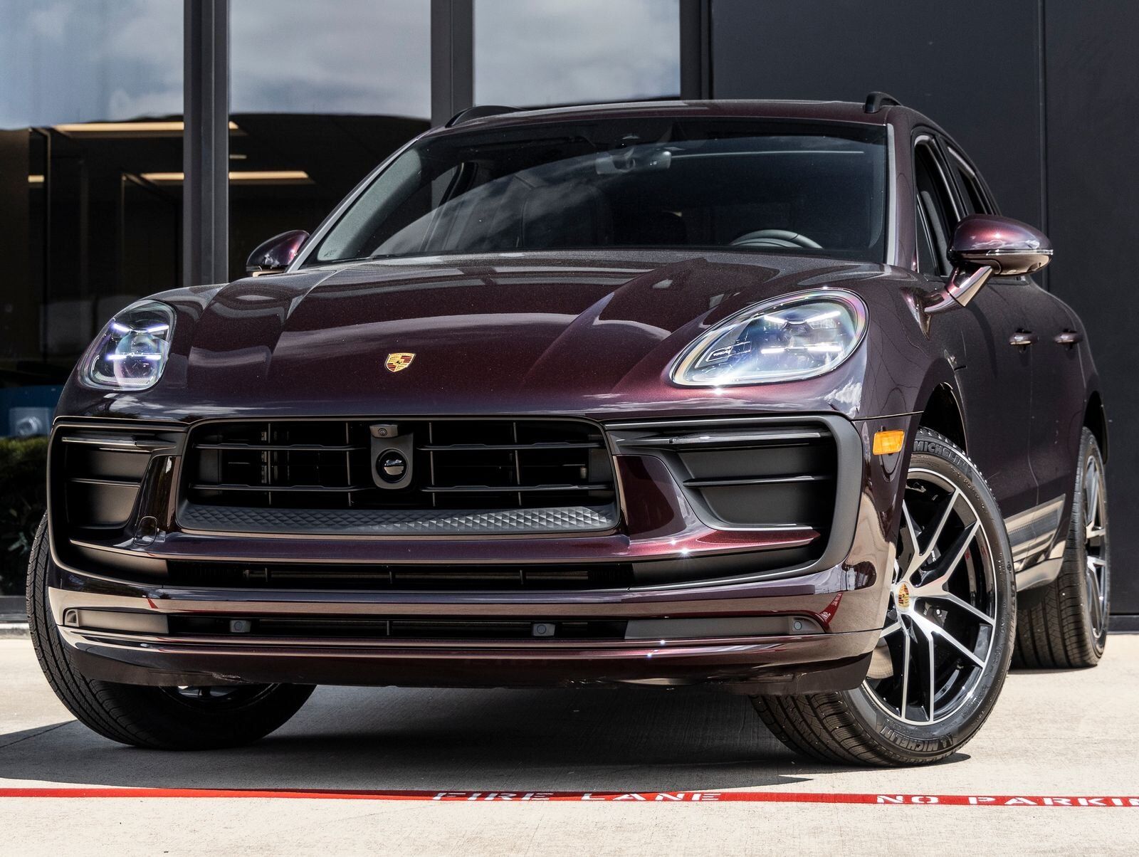 2026 PORSCHE Macan