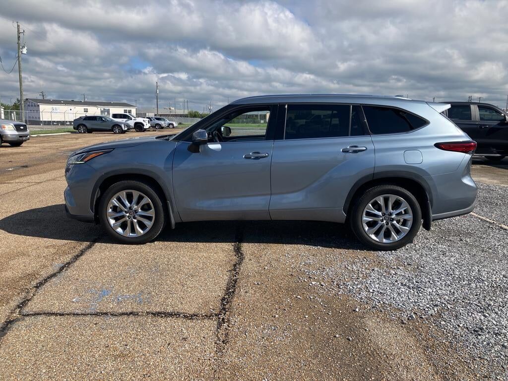 2022 TOYOTA Highlander