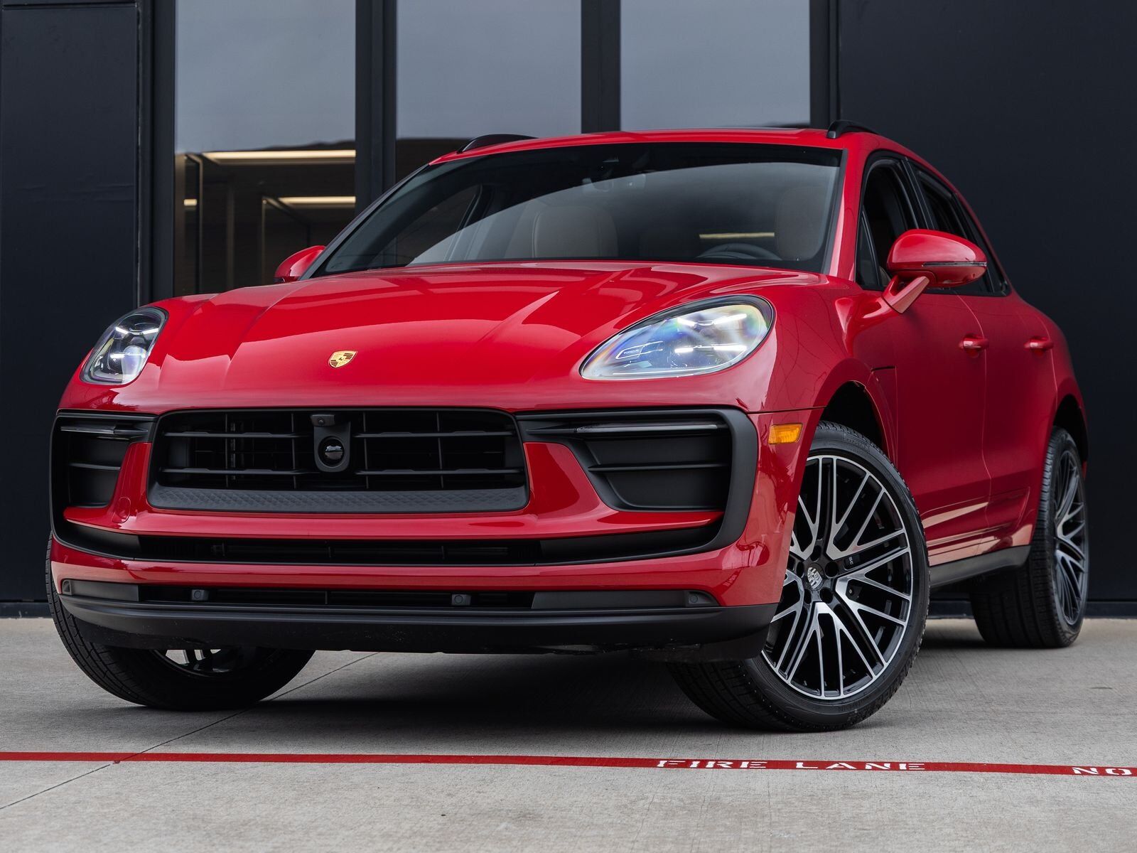 2026 PORSCHE Macan
