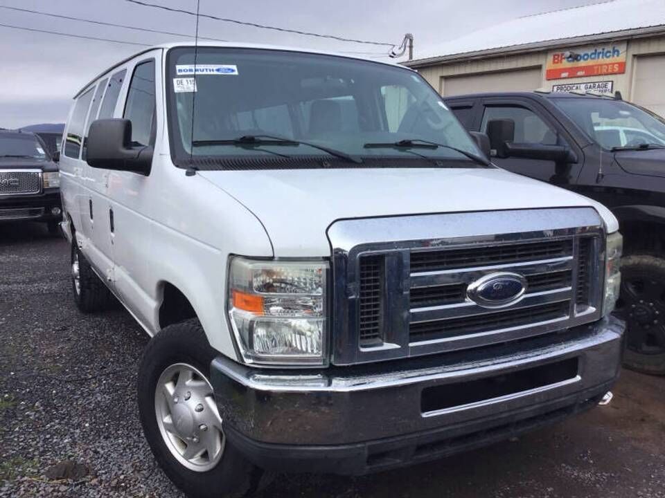 2012 FORD E-350