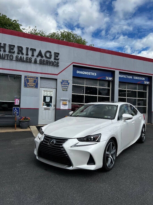 2017 LEXUS IS