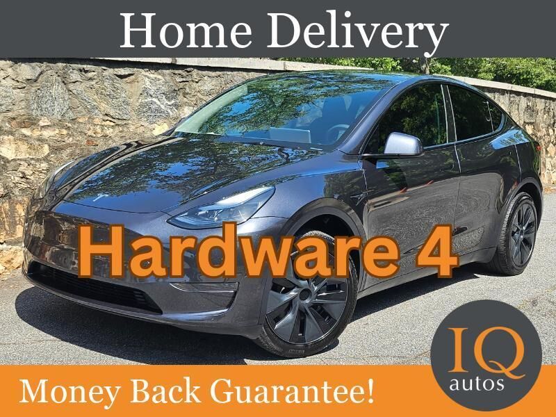 2025 TESLA Model Y