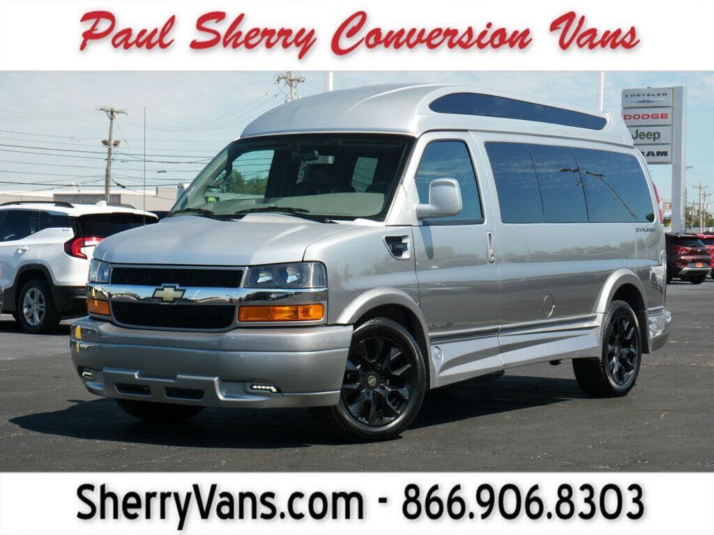 2023 CHEVROLET Express