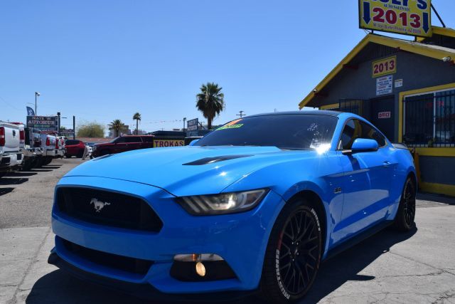2017 FORD Mustang