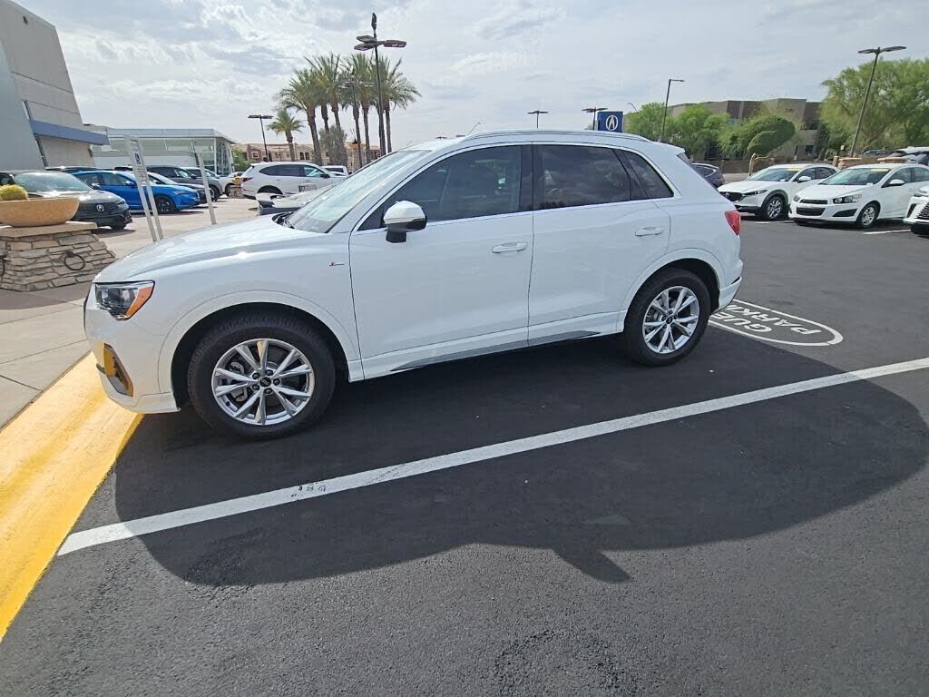 2022 Audi Q3