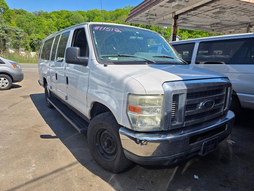 2011 FORD E-350