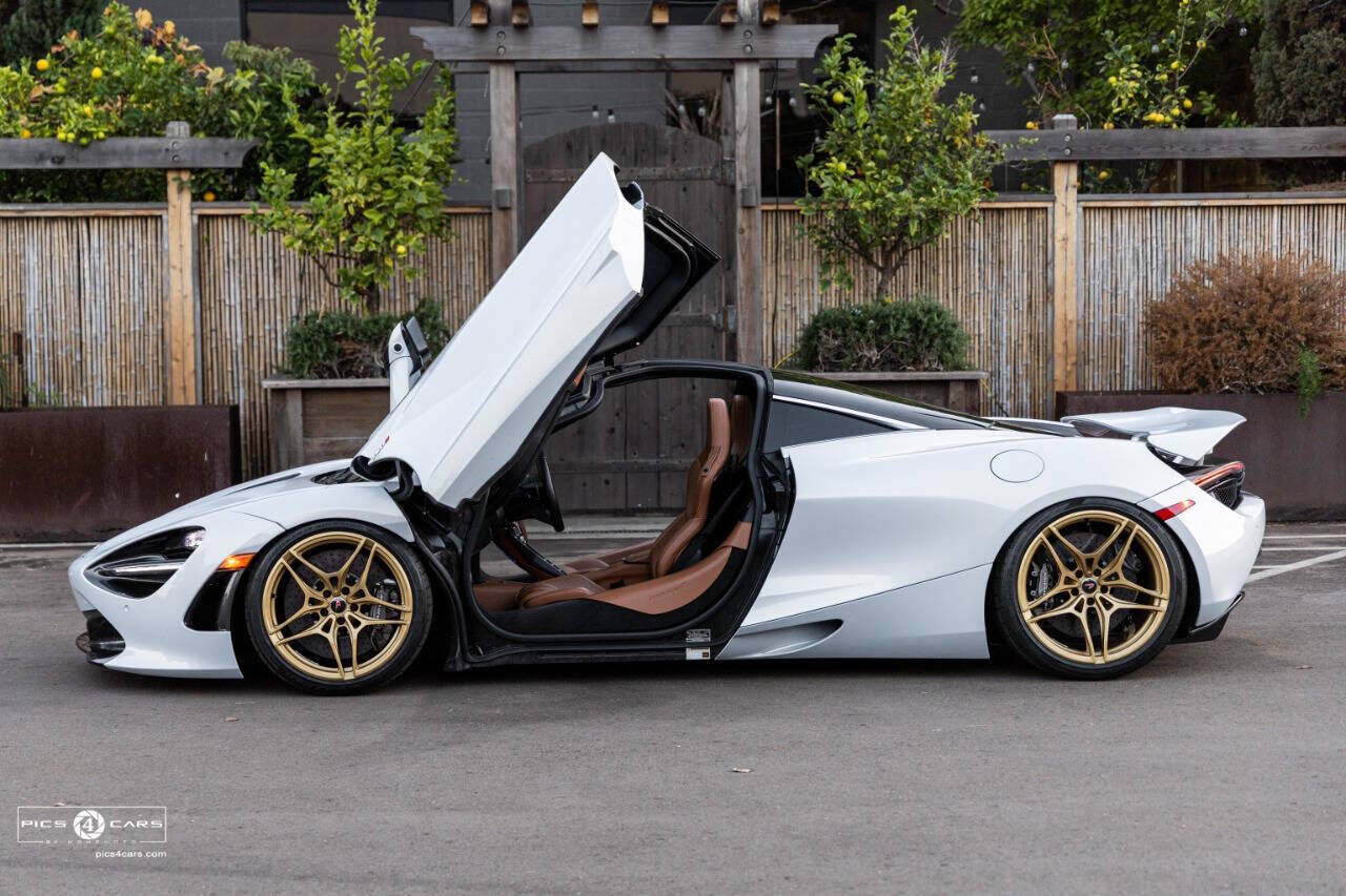 2018 MCLAREN 720S