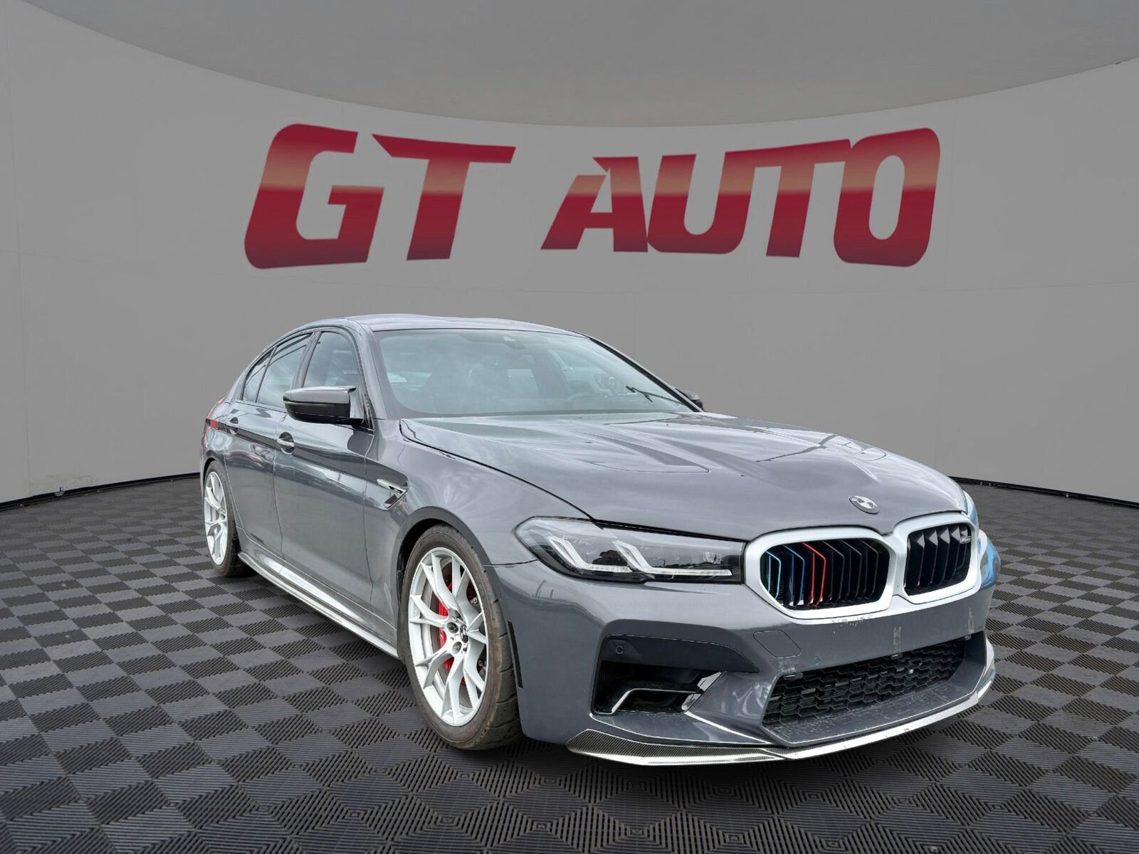2022 BMW M5
