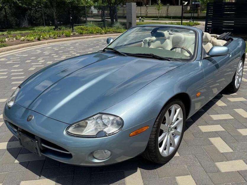 Jaguar XK8