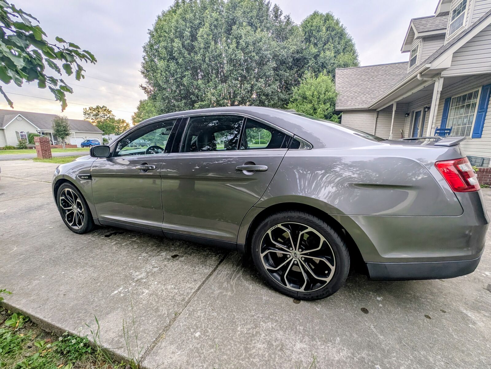 2013 FORD Taurus