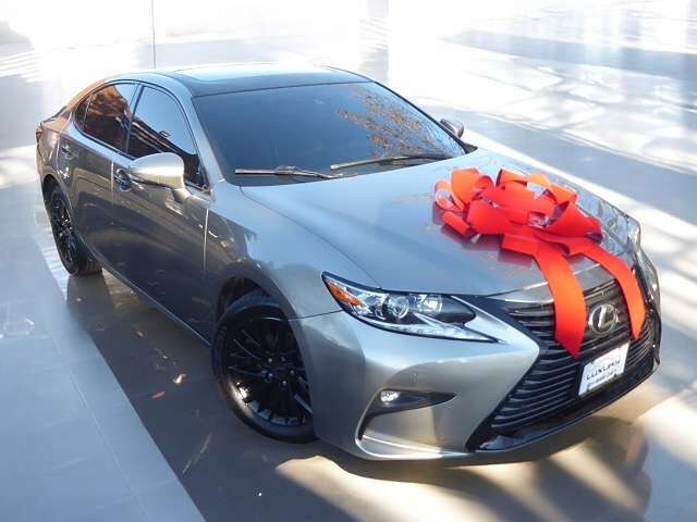 2017 LEXUS ES