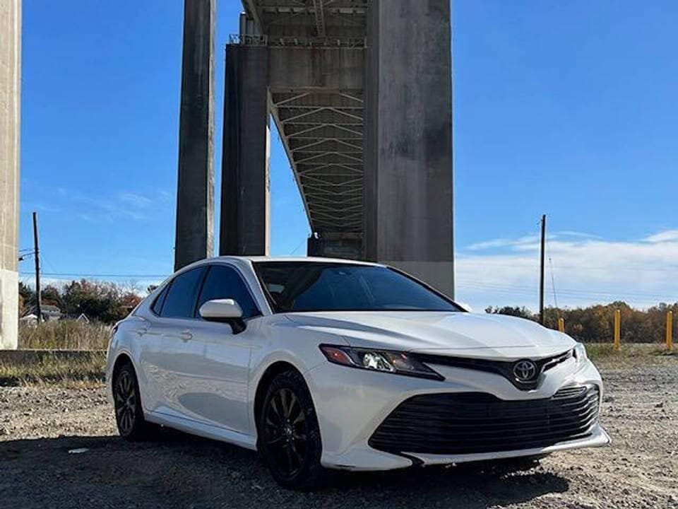 2019 TOYOTA Camry
