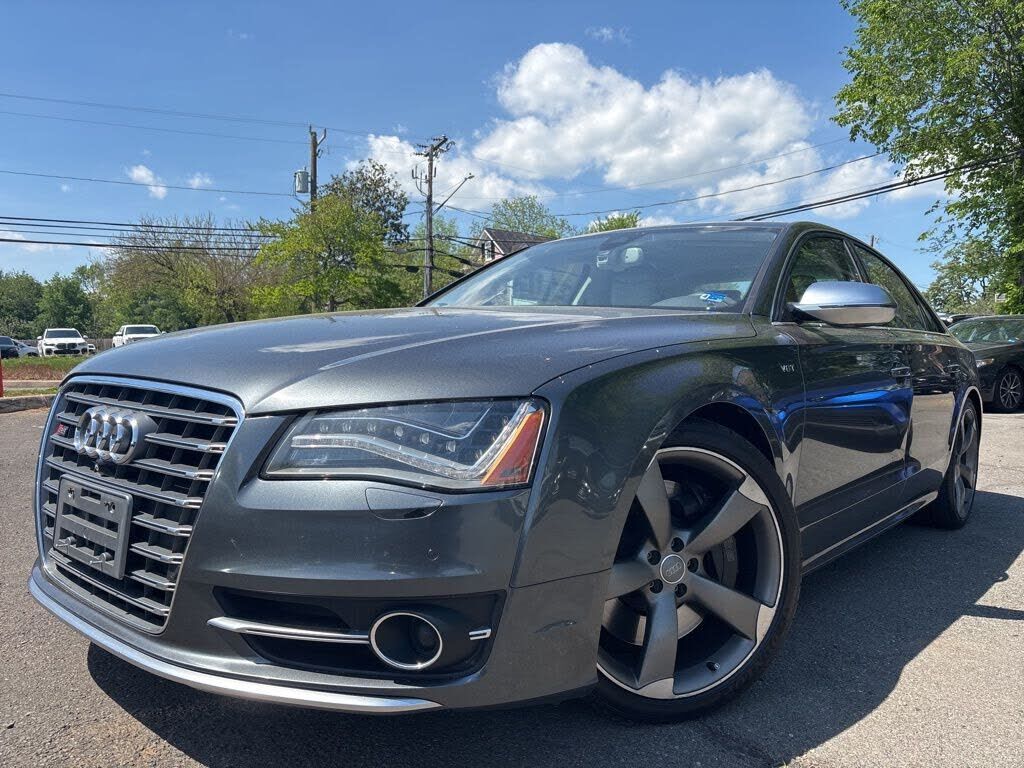 2013 Audi S8