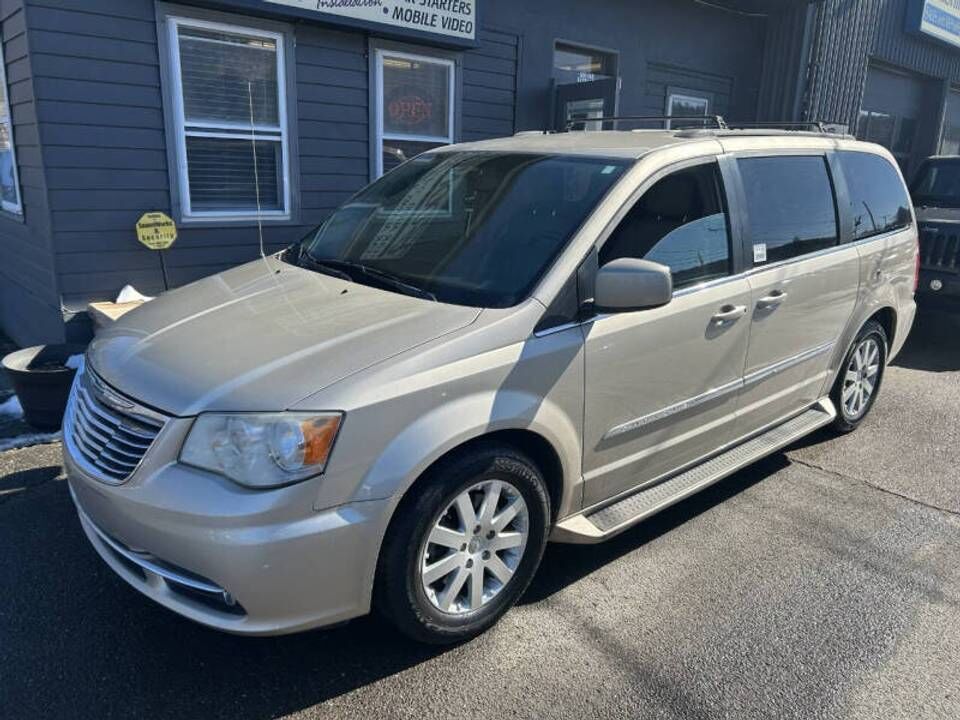 2014 CHRYSLER Town and Country