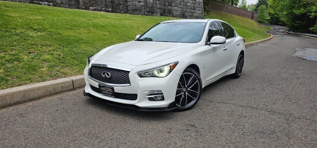 2015 INFINITI Q50