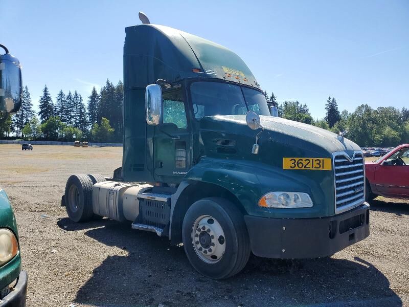 2017 MACK CXU