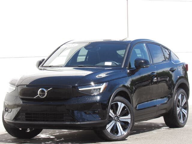 2023 VOLVO C40