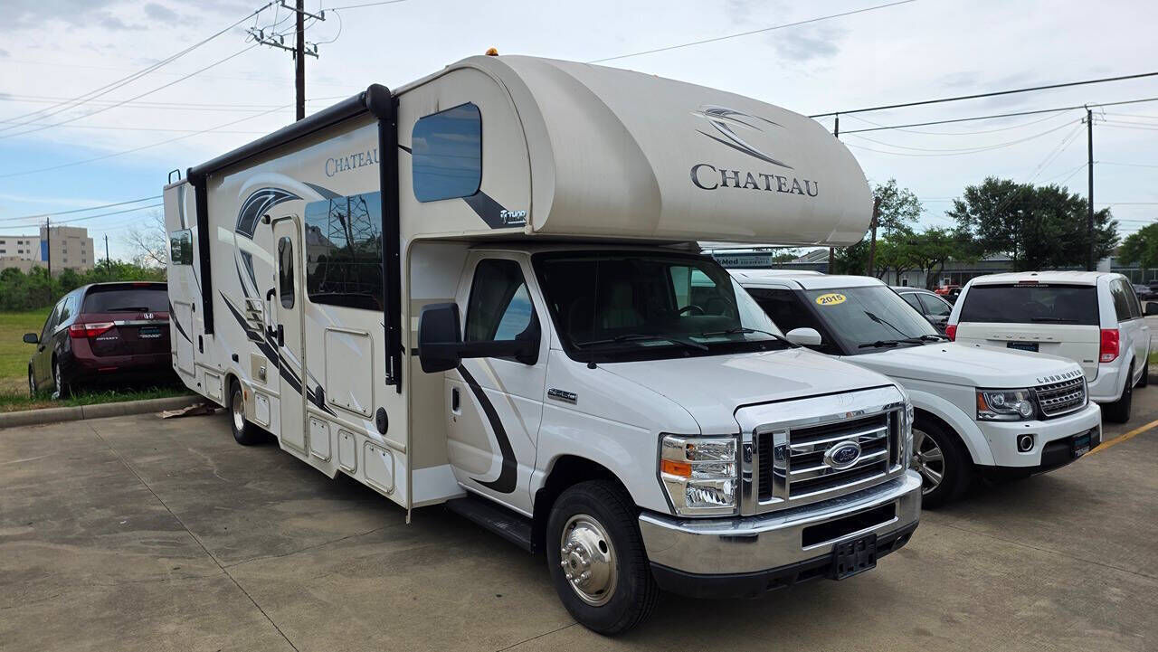 2017 FORD E-450