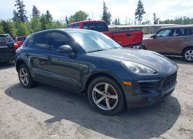 2017 PORSCHE Macan