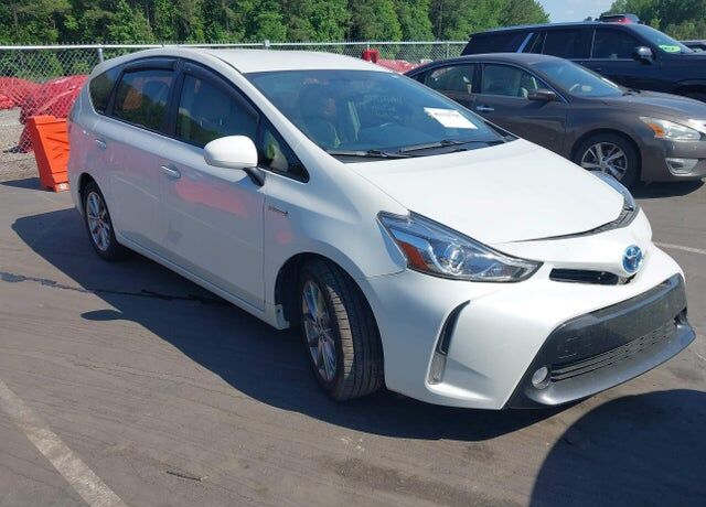 Toyota Prius V