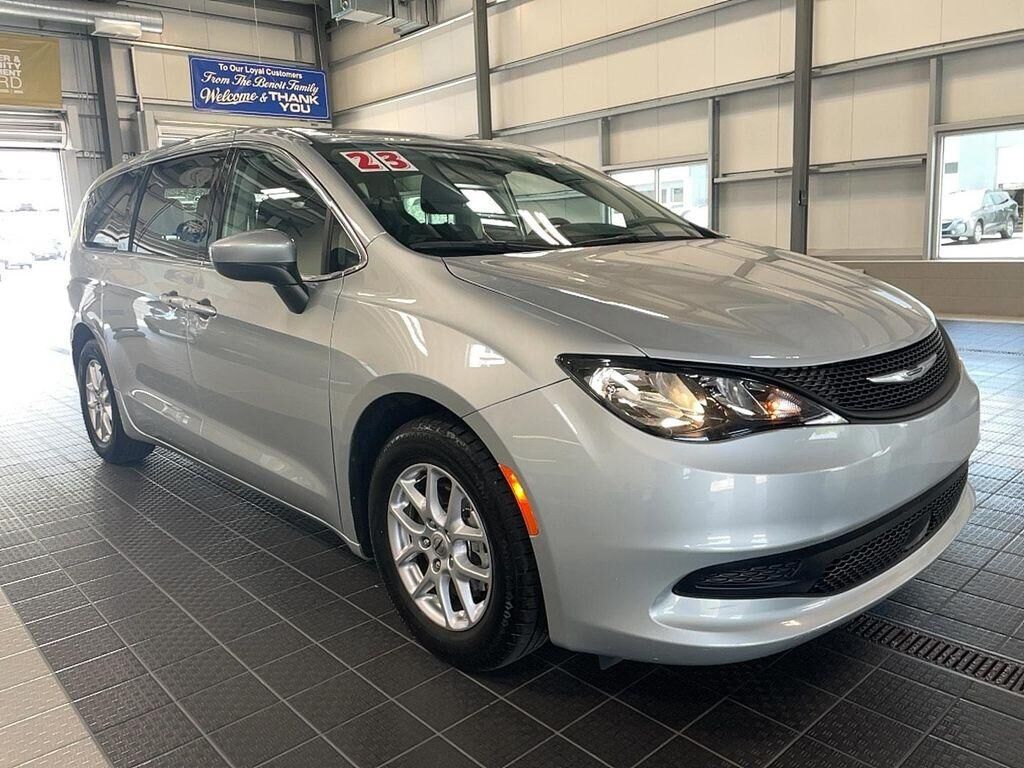 2023 Chrysler Voyager