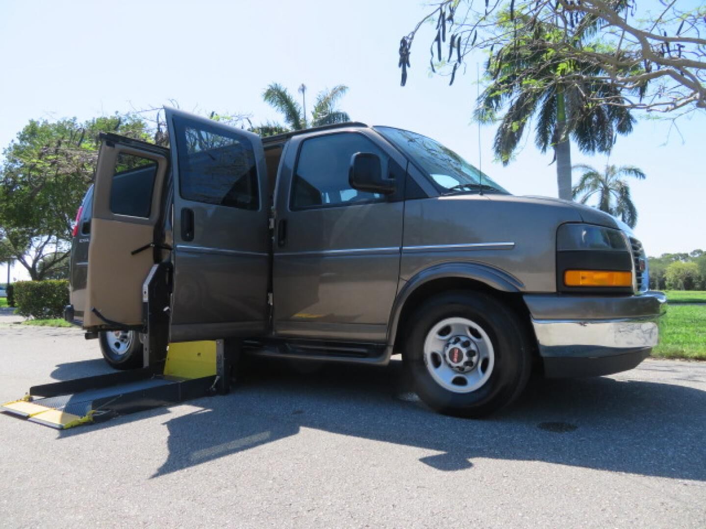 2021 GMC Savana