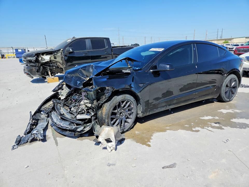 2025 TESLA Model 3