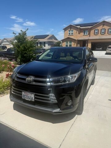 2017 TOYOTA Highlander