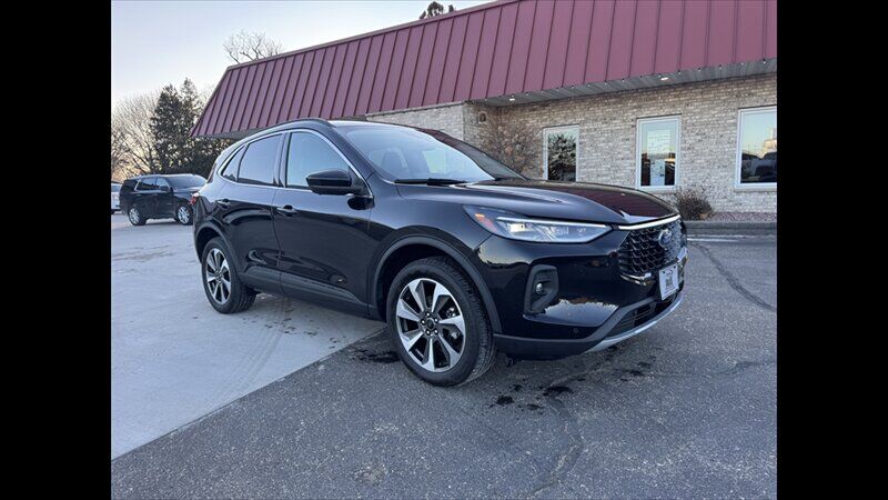 2024 FORD Escape