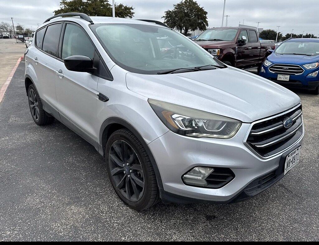 2017 FORD Escape