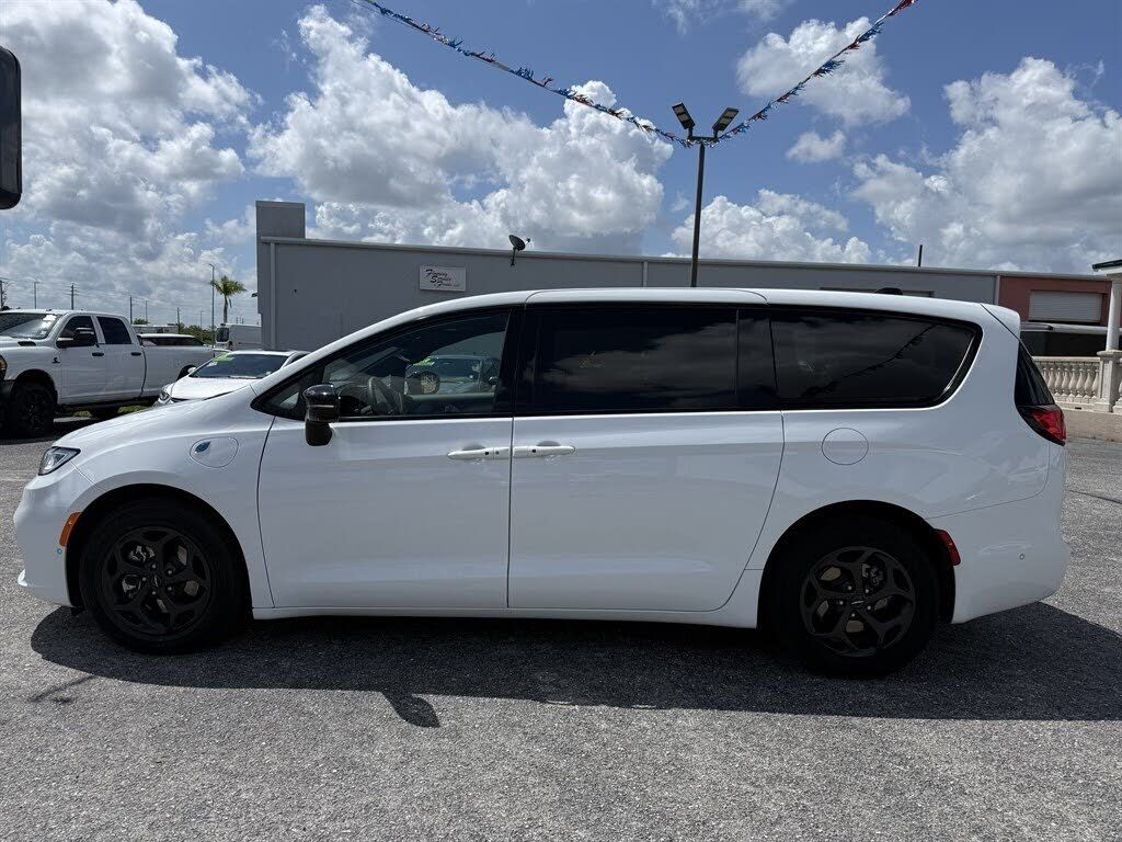2024 CHRYSLER Pacifica