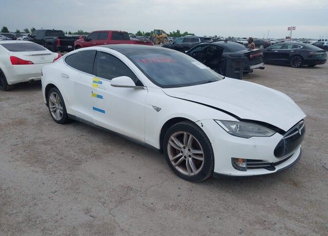 2014 TESLA Model S
