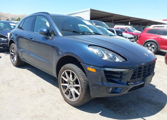 2018 PORSCHE Macan