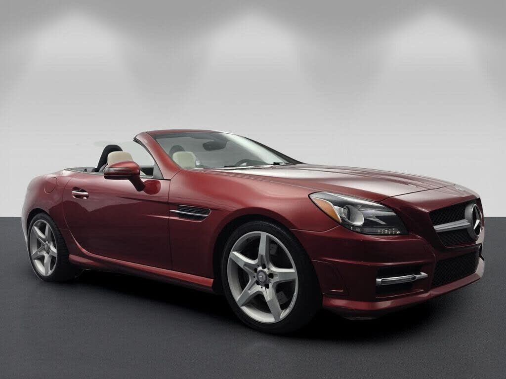 2016 MERCEDES-BENZ SLK-Class