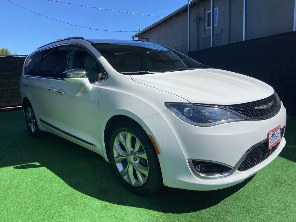 2017 CHRYSLER Pacifica